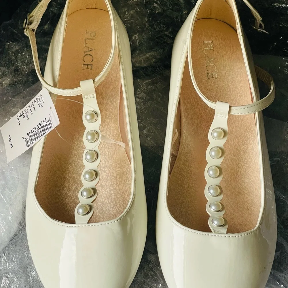 Children’s place white shoes with breaded faux pearl t-strap